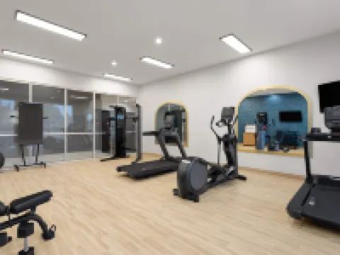 La Quinta Inn & Suites by Wyndham Olive Branch オリーブ・ブランチのホテル