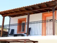 Nikolaou Apartments Upper Floor Ξενοδοχεία στην πόλη Κεραμίδι
