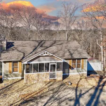 Deer Haven Cabin- Hot Tub • Game Room • Outdoor Fireplace
