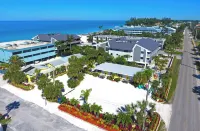 A Tropical Breeze Beach Club - Anna Maria Island - 2-Star