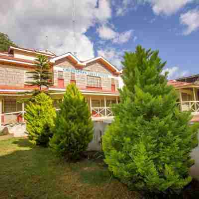 Queenspark Guest House Hotel Exterior