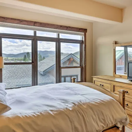 Elegant Frisco Condo w/ Private Hot Tub & Views!