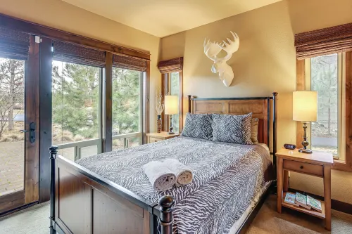 Hot Tub & Dock: Deschutes River All-season Retreat - 4-Star
