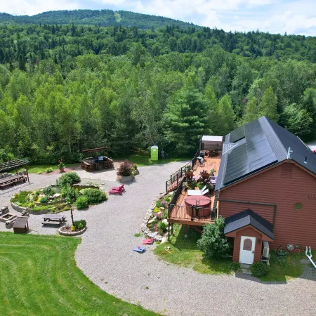 ML 'As Seen on TV' 1 Mile from Mt Washington Hotel, Great Views, Hot Tub, Fire Pit, Beach, Trails!