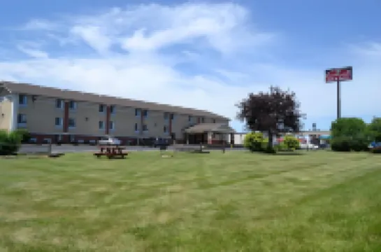 Countryside Inn & Suites Omaha East-Council Bluffs IA