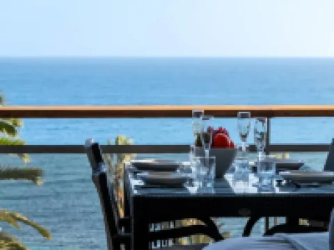 Apartment in Golfe-Juan with Sea Views Hotéis em Vallauris