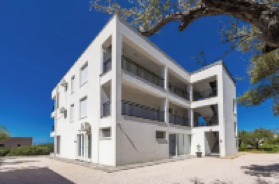 Modern Apartment, 300m From the Beach