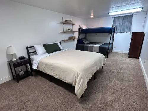 Sunny Days! Room for everyone and Pet-Friendly! - 2-Star