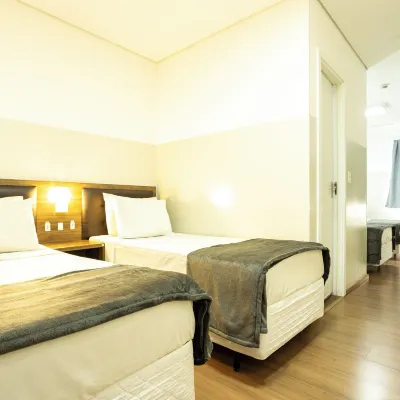 Travel Inn Express Hotels Brás Hotels near Pari