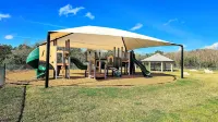 New Custom House! Private, Clean, Safe! Walk to the Beach!
