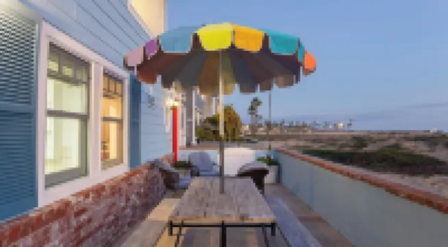 Oceanfront Atelier by Avantstay Beachfront Balboa Peninsula Escape