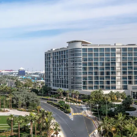 Yas Plaza Marina by IHG Отели рядом с достопримечательностью «Пристань для яхт Яс»