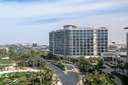 Yas Plaza Marina by IHG ドゥアリーナ周辺のホテル