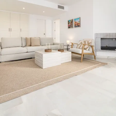 LNM5.30 - Great location with private roof terrace