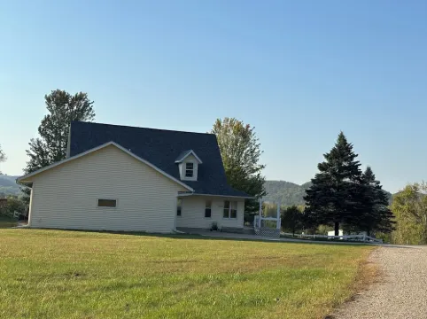 Private Country Retreat Near Downtown la Crosse