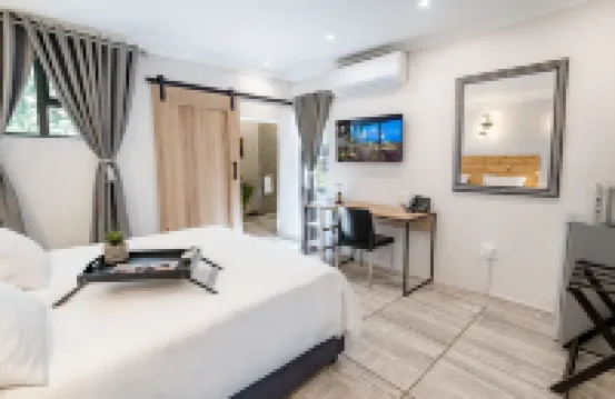 Echo Mountain Inn Hotels in 