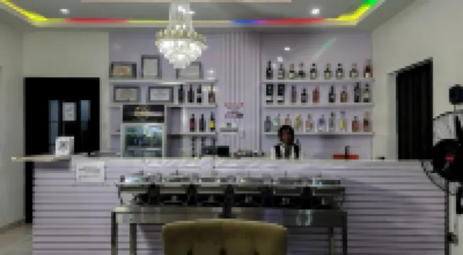 247 럭셔리 호텔 & 아파트 아자  호텔