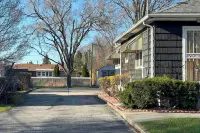 Spacious & Peaceful Suburban Home in Lansing! - 2-Star