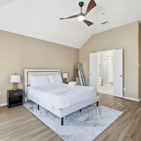 Modern 4B Retreat with Pool in Frisco