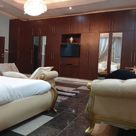 ANDWERUTH RESIDENCES