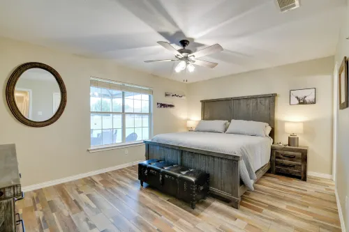 'Leaping Toad Ranch' ~ 9 Mi to Lake Granbury! - Pet friendly