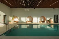 Hotel Preko Ugljan, Curio Collection by Hilton - 游泳池