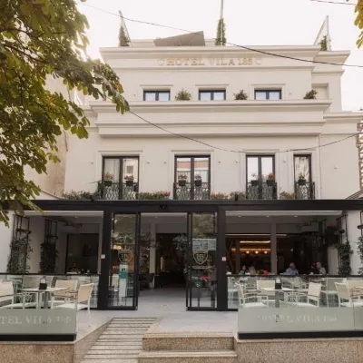 精品酒店維拉135 鄰近Tirana International Spa Center的酒店