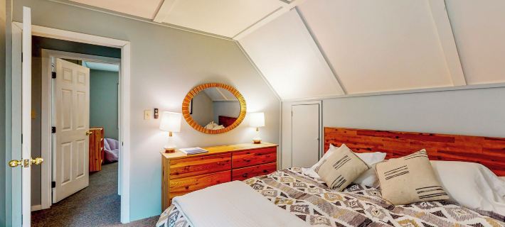 Wooded-View Decks: Family Cabin Retreat in Deming Hotels in Whatcom County