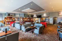 Majestic Hotel - bars