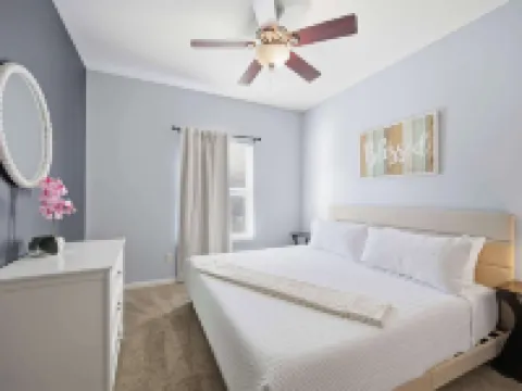 Ark & Creation Retreat For 12! Hotels in Walton