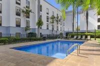 Hampton by Hilton San Jose Airport - piscina