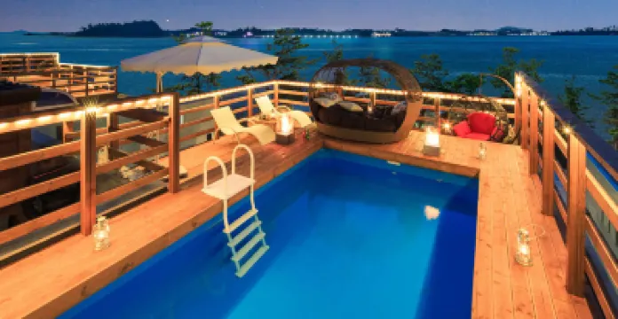 Muan Party Nine Pension โรงแรมใน