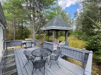 43TV Peaceful Mountain Retreat Fireplace Firepit Large Yard WiFi