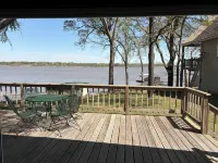If You Are Looking for a Scenic Escape on Grand Lake Close to Grove, This is it!