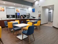 Comfort Inn Near Downtown & Blue Ridge Pkwy Hotels in McDowell County