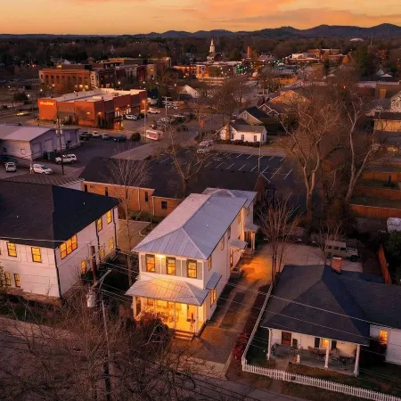 Fowlkes Street by AvantStay Minutes from Historic Main Street Short Drive to Downtown Nashville