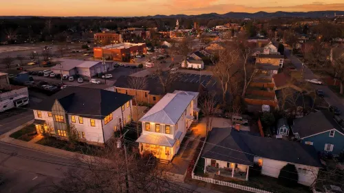 Fowlkes Street by AvantStay Minutes from Historic Main Street Short Drive to Downtown Nashville