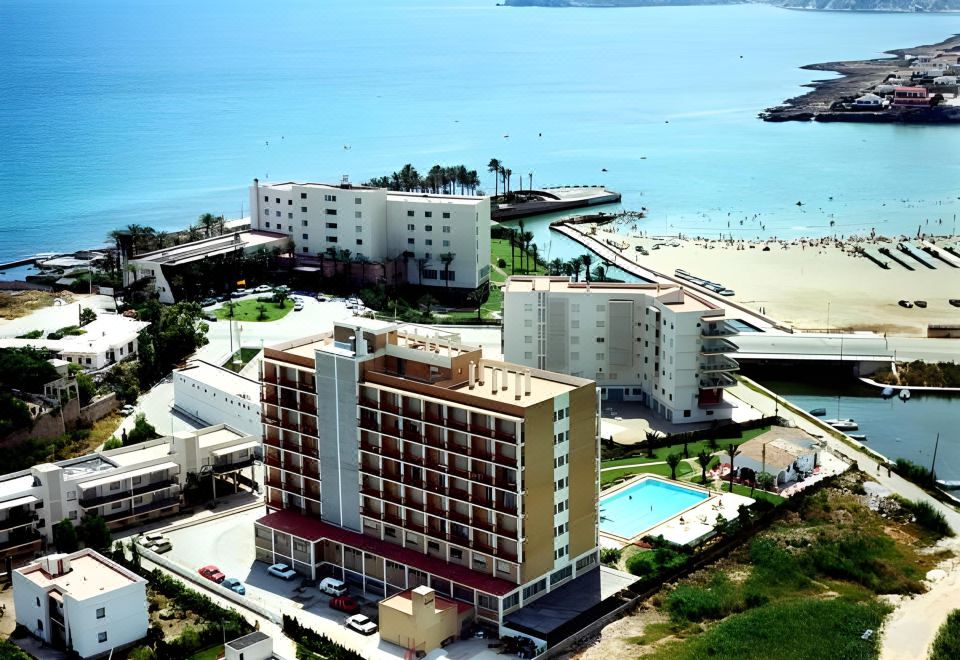 Hotel Villa Naranjos - Housity