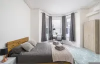 Cozy 2BR Family Apartment - London N22 Sleeps 6