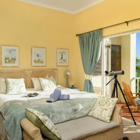 Albatross Guest House Отели рядом с достопримечательностью «Пляж Лонг-Бич»