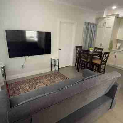Chris and Carmen’ place Rooms