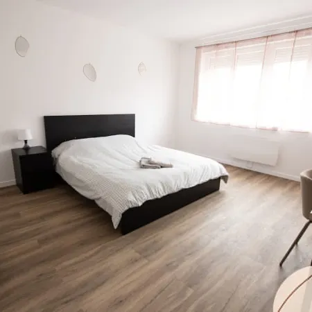 Chez Jean  Hyper centre  4 Chambres  wifi  8 pers