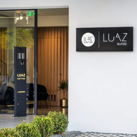 Luaz Suites Volos Center