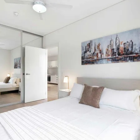 Freya & Frew - Balcony Apartment Near Central Market