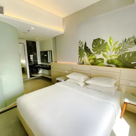 Pop! Hotel Solo