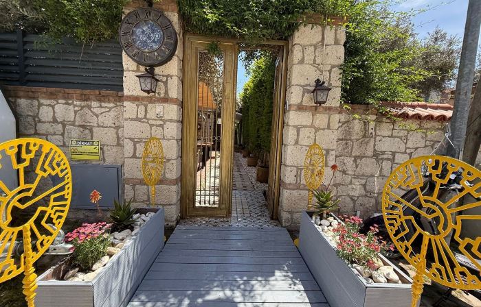 Rebetiko Hotel