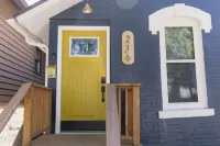Charming 1-bedroom house in delightful Winona with WiFi, AC and PRIVATE PATIO