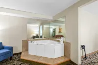 Quality Inn Fort Mill Near Carowinds Blvd - Parking