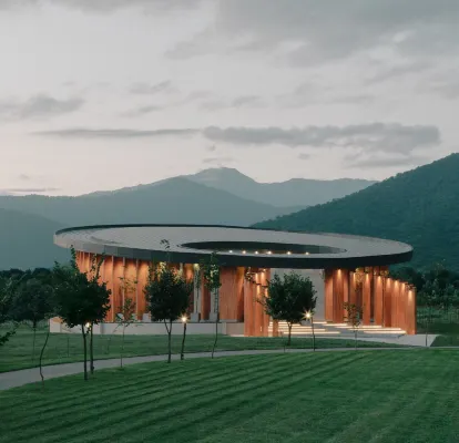 Lopota Lake Resort & Spa - Bãi đậu xe