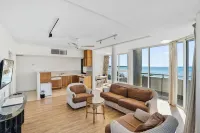 The Oceanfront - bar